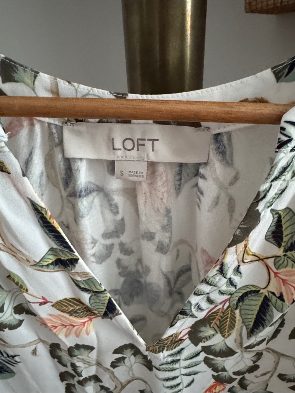 LOFT White Floral V-Neck Ruffle Sleeve Top - Picture 2 of 4
